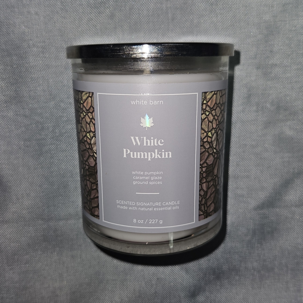 White Barn White Pumpkin Candle with Silver Lid